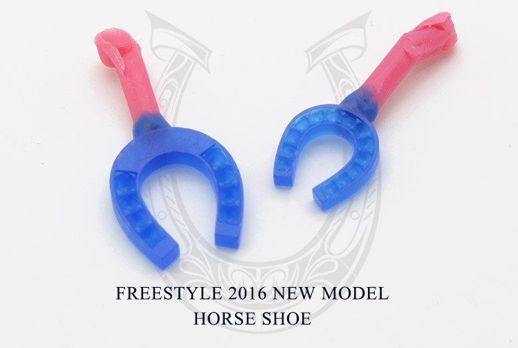 freestyle horse shoe pair necklace design